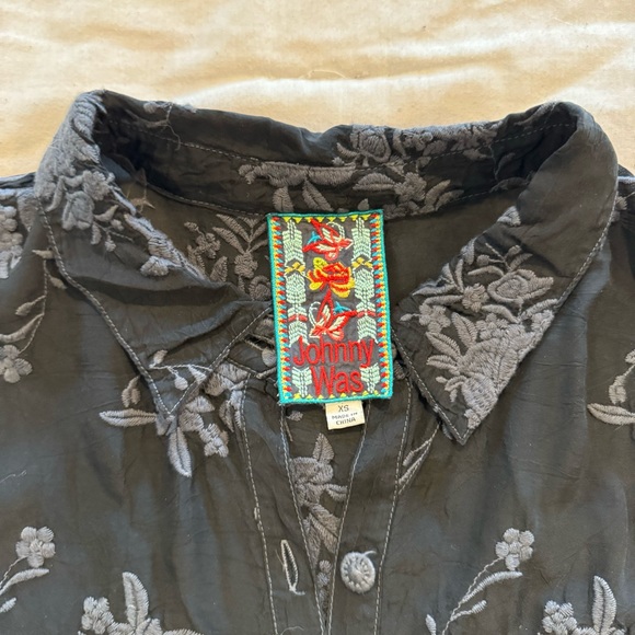 JOHNNY WAS Embroidered Shirt size Xs - Picture 2 of 7